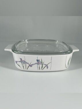 Corningware  Shadow Iris Pattern Casserole Dish Glass Lid